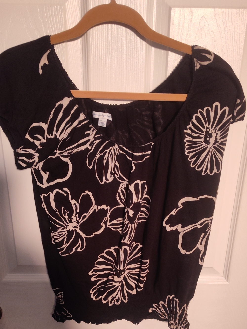 American Eagle Outfitters Black Top with Cream Floral Print